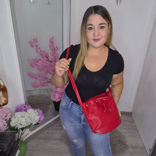 Piros Táska
