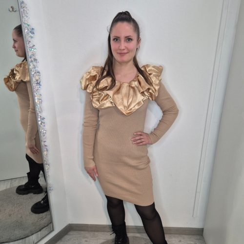 Arany Ruha Szatén Nyak Díszítéssel