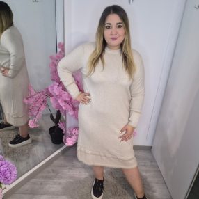 Bézs Kötött Ruha