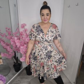 Hidegselyem Vintage Virágos Ruha